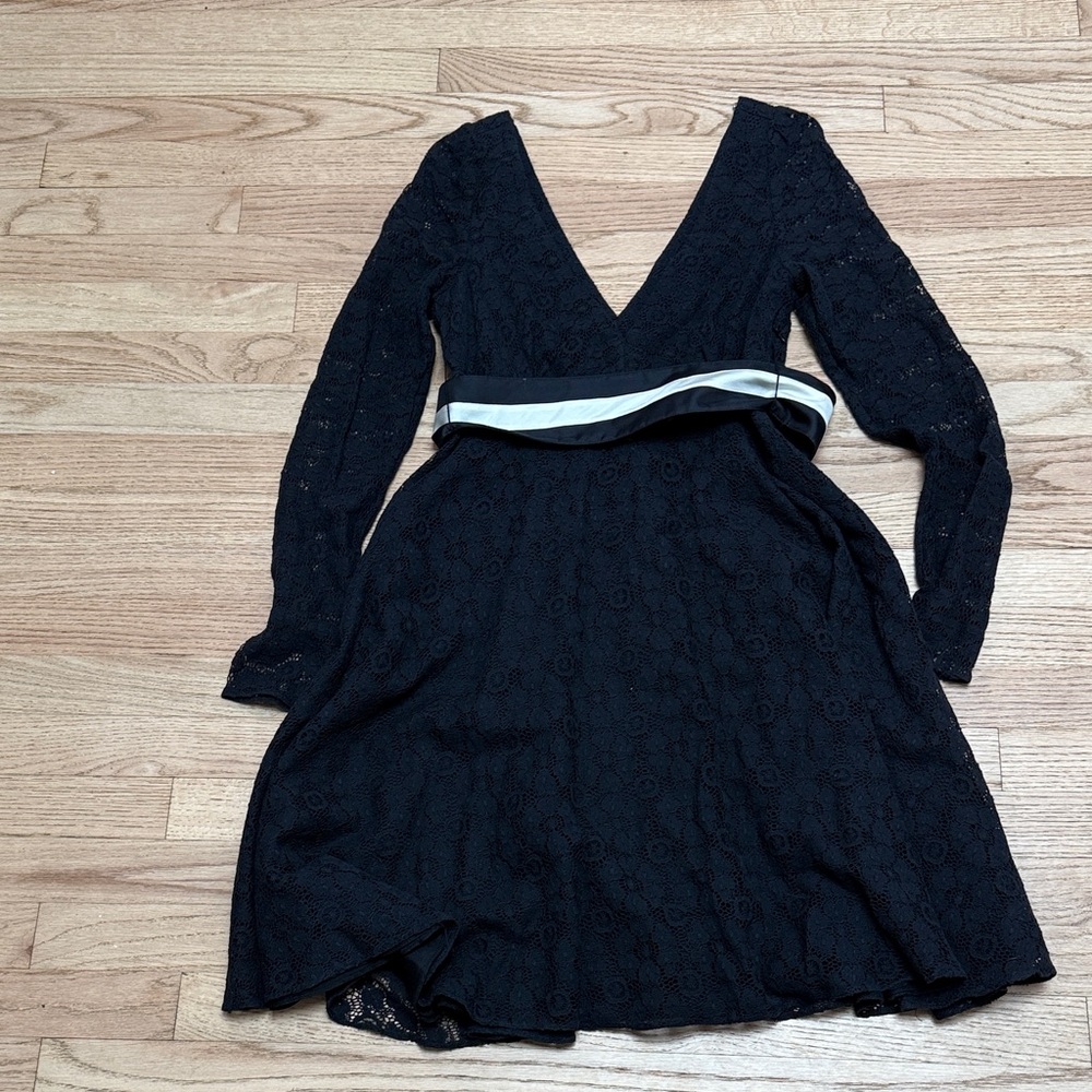 Vintage Black Lace Long Sleeve Dress